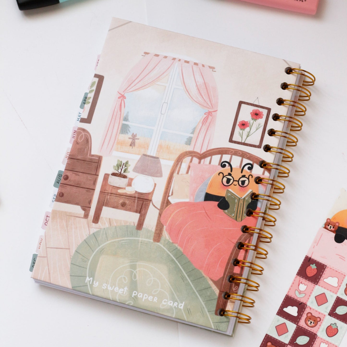 Bee-sy reading Grumbee Reading journal - Spiral notebook to write your book reviews