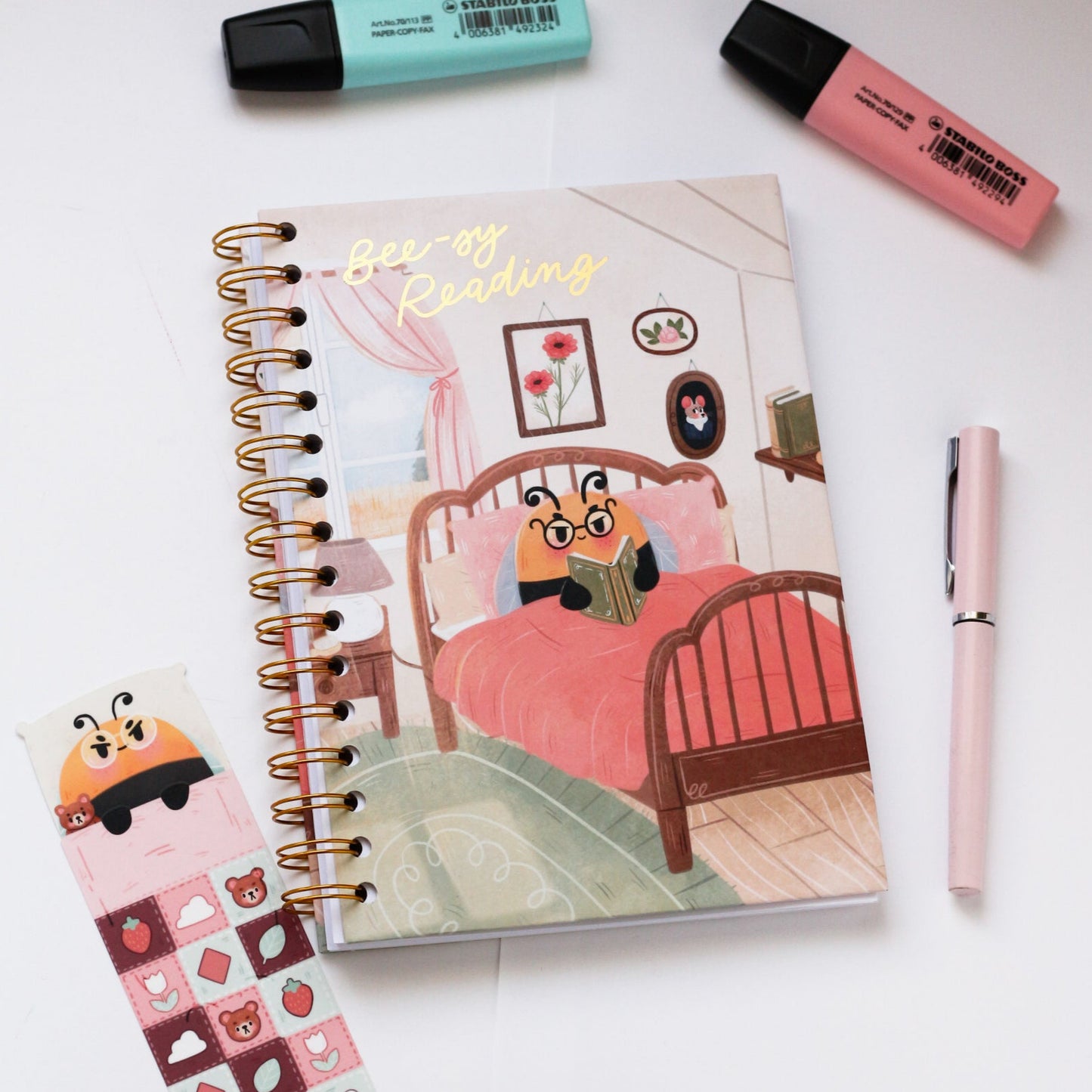 Bee-sy reading Grumbee Reading journal - Spiral notebook to write your book reviews