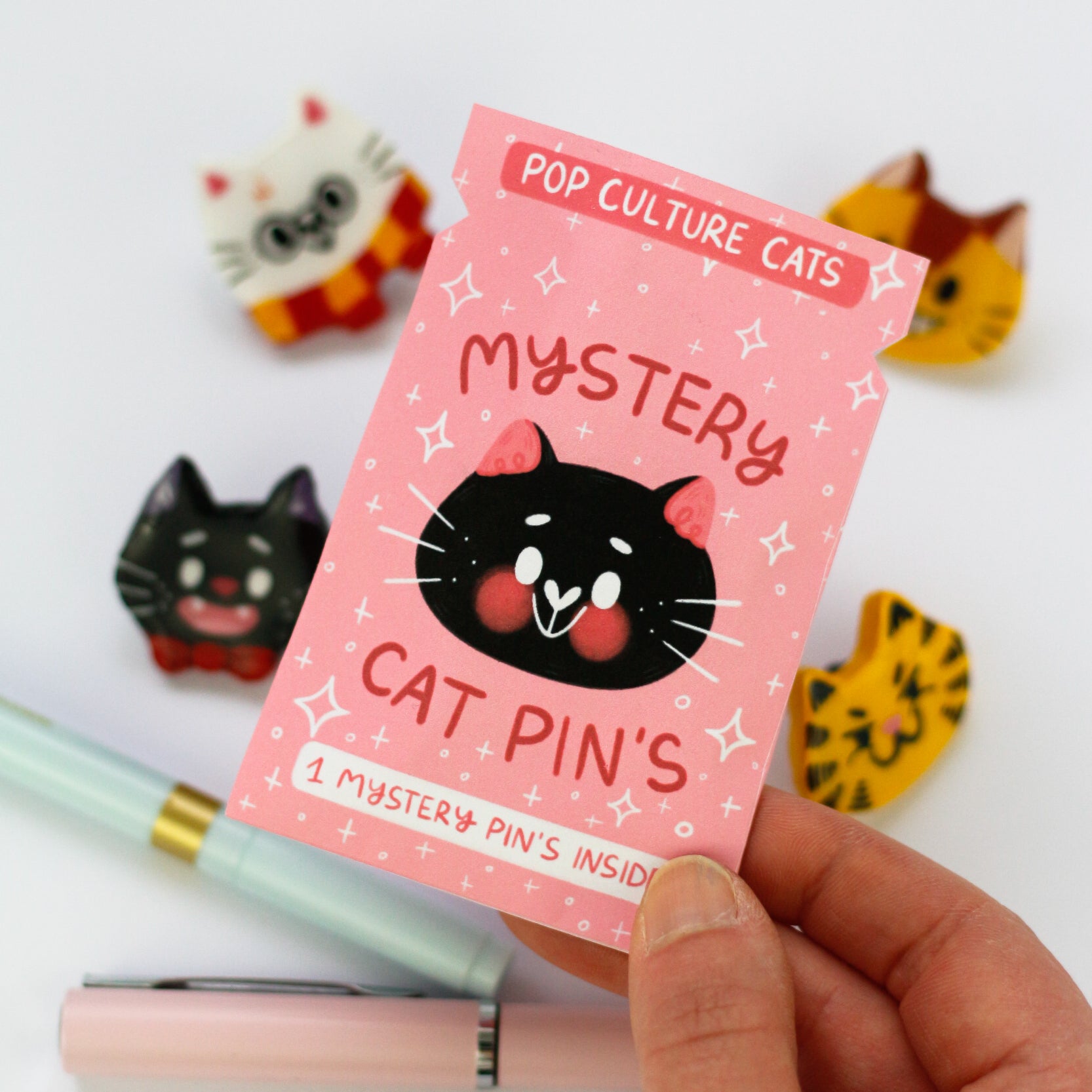 Mummy Cat Pin or Magnet – Chester & Pearl