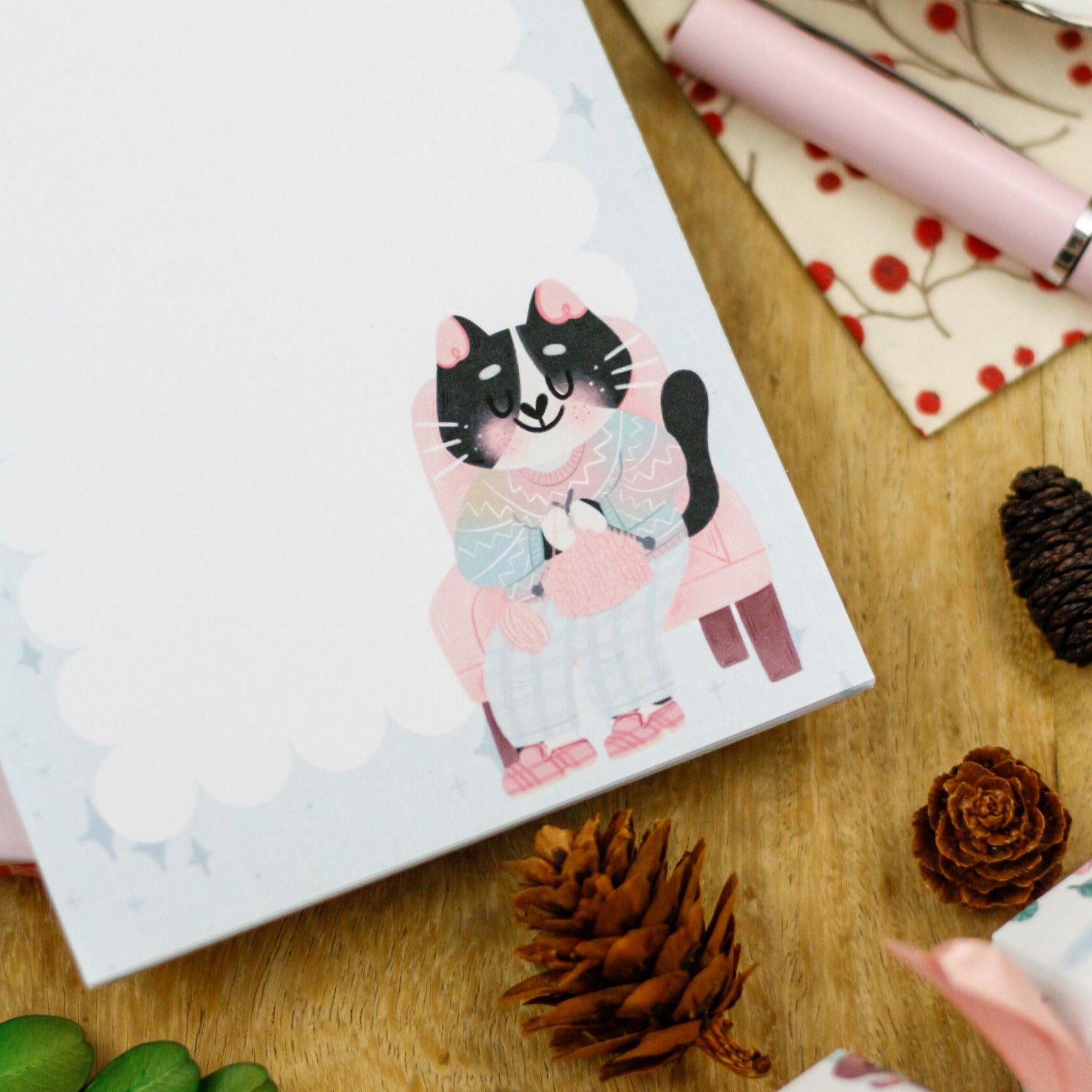 knitting notepad with cute cat